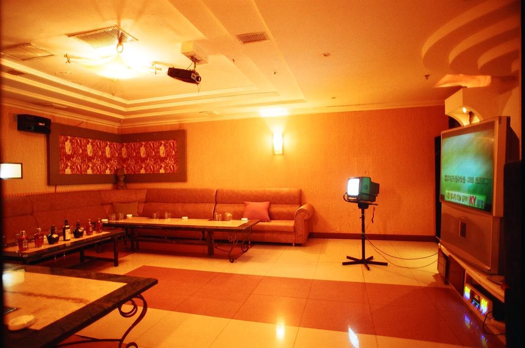 Yantai Asia Hotel Exterior photo